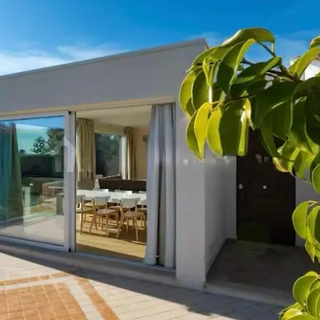 Villa Alicudi - Luxury Seaside Con Piscina