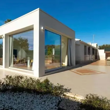 Villa Alicudi - Luxury Seaside Con Piscina Villa