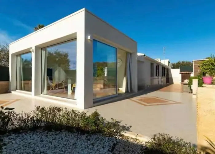 Villa Alicudi - Luxury Seaside Con Piscina Villa