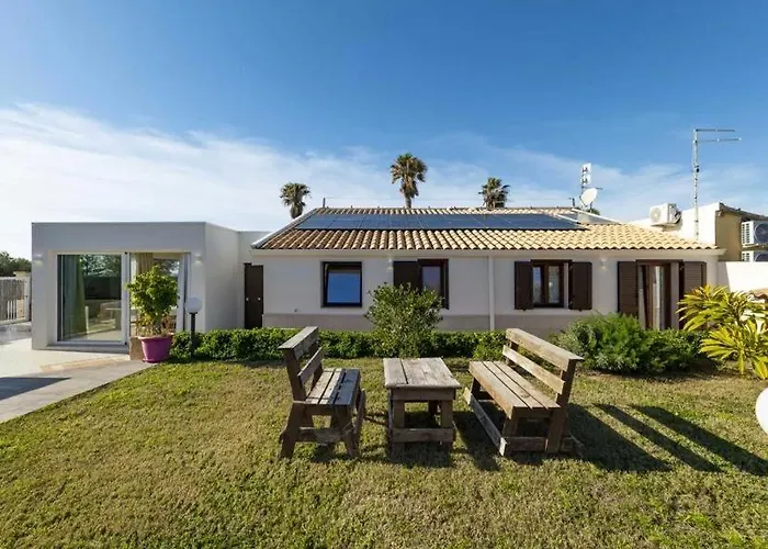 Villa Villa Alicudi - Luxury Seaside Con Piscina Cava dʼAliga
